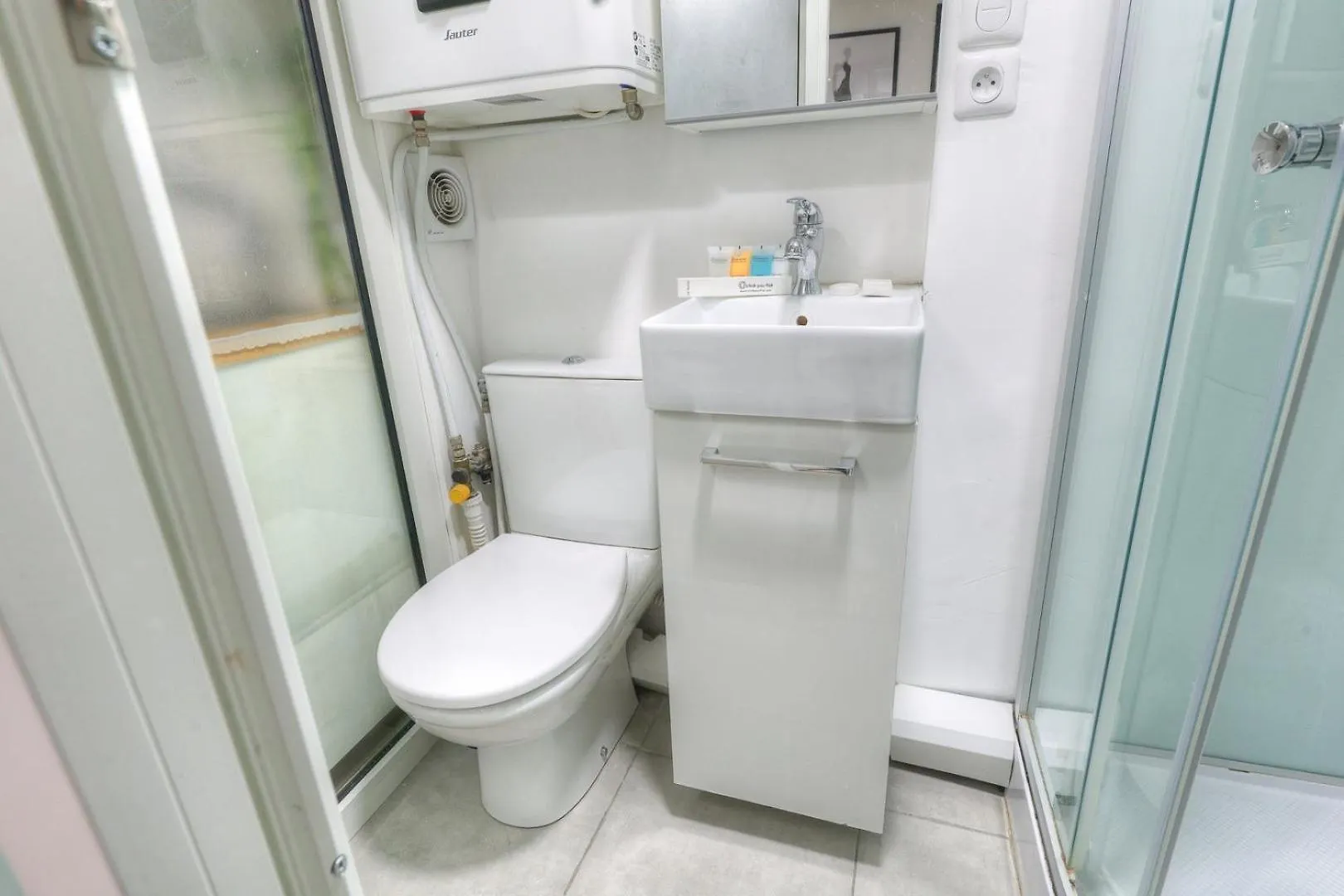 361 Suite Express - Superbe Appartement A Paris 0*,